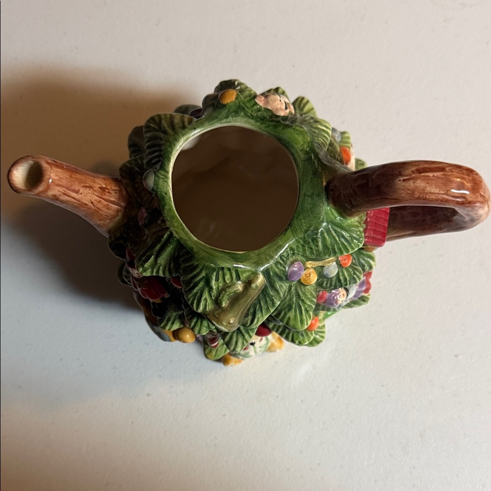 Spode Christmas Tree Prestige Handpainted Ceramic Teapot Santa Lid S3324-A11 - Picture 4 of 9